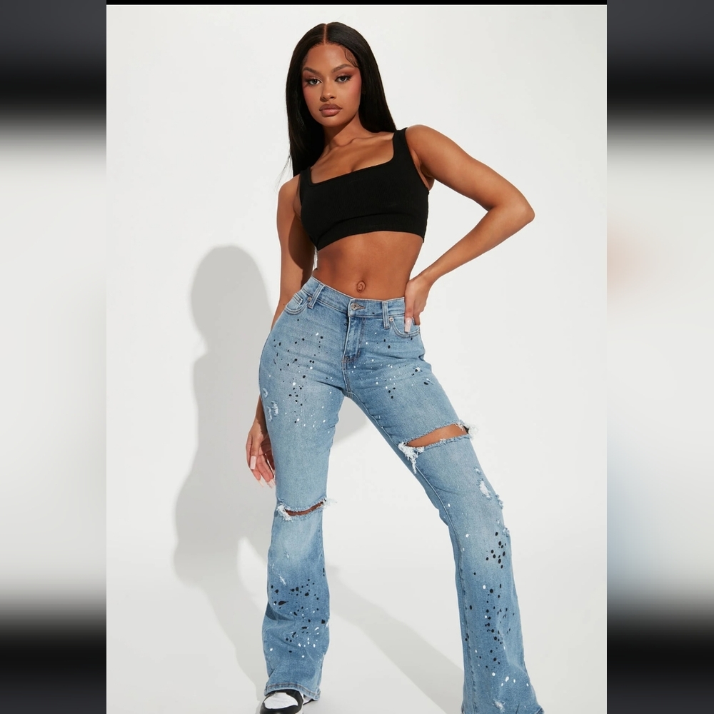 Fashion Nova mid rise flare jeans NWT size 9